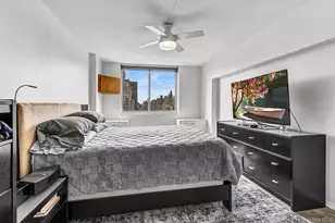 345 E 93rd St, New York, NY 10128 - Photo 13