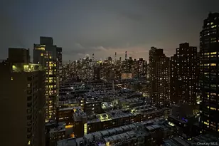 345 E 93rd St, New York, NY 10128 - Photo 5