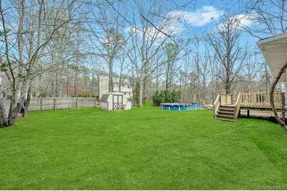 350 Brookhaven Avenue, Riverhead, NY 11901 - Photo 23