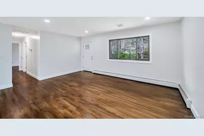 350 Brookhaven Avenue, Riverhead, NY 11901 - Photo 5