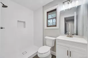 350 Brookhaven Ave, Riverhead, NY 11901 - Photo 13