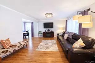 14 Townsend Pl, Syosset, NY 11791 - Photo 7