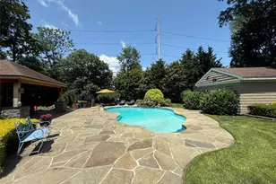 14 Townsend Pl, Syosset, NY 11791 - Photo 31