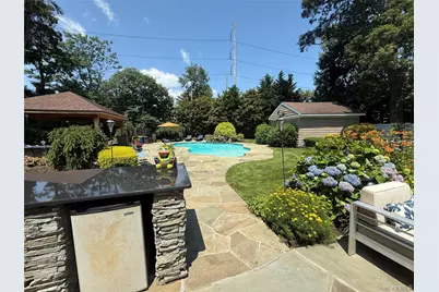 14 Townsend Place, Syosset, NY 11791 - Photo 27