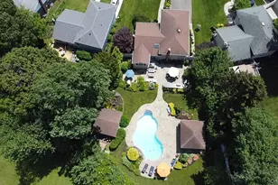 14 Townsend Pl, Syosset, NY 11791 - Photo 41