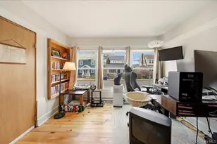 23 Forsythe Pl, Newburgh, NY 12550 - Photo 9