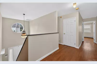 9 Oxford Court, Wheatley Heights, NY 11798 - Photo 21