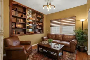 9 Oxford Court, Wheatley Heights, NY 11798 - Photo 13