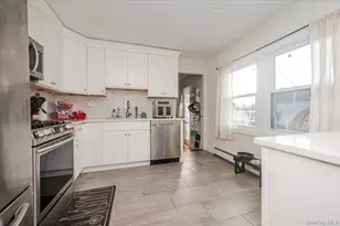 18 Cambridge Dr, Babylon, NY 11702 - Photo 5