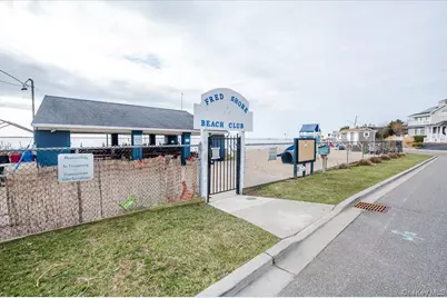 18 Cambridge Drive, Babylon, NY 11702 - Photo 21