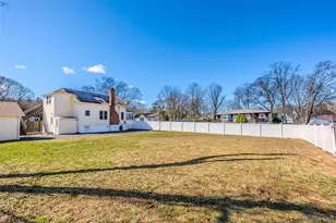 19 Milburn Rd, Sound Beach, NY 11789 - Photo 37