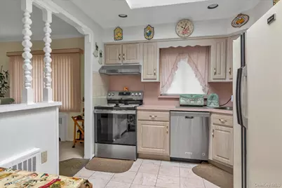 2263 Cameron Avenue, Merrick, NY 11566 - Photo 7