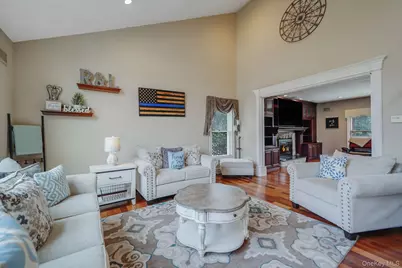 8 Kimberly Court, Manorville, NY 11949 - Photo 17