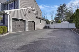 8 Kimberly Ct, Manorville, NY 11949 - Photo 3