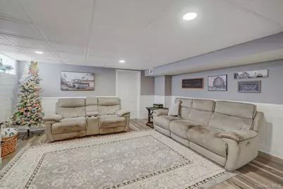 8 Kimberly Court, Manorville, NY 11949 - Photo 31