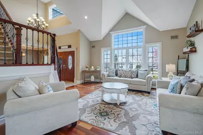 8 Kimberly Court, Manorville, NY 11949 - Photo 15