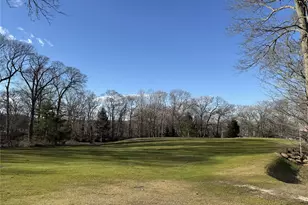 199 Skyline Dr, Coram, NY 11727 - Photo 23