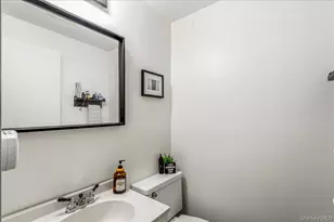 199 Skyline Dr, Coram, NY 11727 - Photo 17