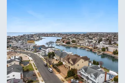 2904 Riverside Drive, Wantagh, NY 11793 - Photo 3