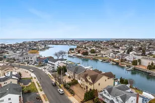 2904 Riverside Dr, Wantagh, NY 11793 - Photo 3