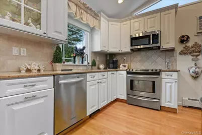 3937 Kingsberry Road, Seaford, NY 11783 - Photo 15