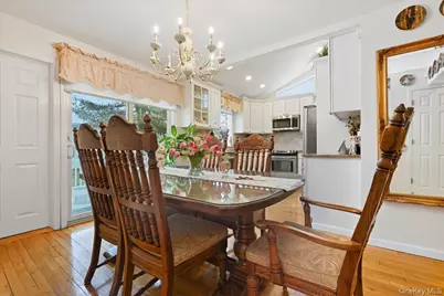 3937 Kingsberry Road, Seaford, NY 11783 - Photo 9