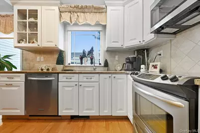 3937 Kingsberry Road, Seaford, NY 11783 - Photo 19