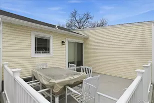 3937 Kingsberry Rd, Seaford, NY 11783 - Photo 31