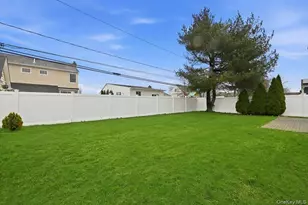 3937 Kingsberry Rd, Seaford, NY 11783 - Photo 33