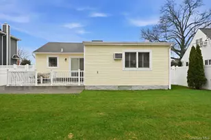 3937 Kingsberry Rd, Seaford, NY 11783 - Photo 37