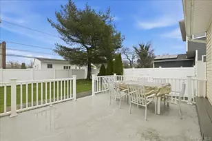 3937 Kingsberry Rd, Seaford, NY 11783 - Photo 29