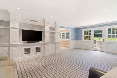 2 Shore Drive, Manhasset, NY 11030 - Photo 13