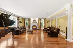 2 Shore Dr, Manhasset, NY 11030 - Photo 11