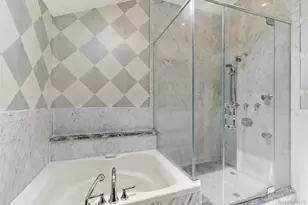 2 Shore Dr, Manhasset, NY 11030 - Photo 29
