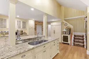 2 Shore Dr, Manhasset, NY 11030 - Photo 17