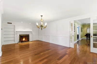 2 Shore Drive, Manhasset, NY 11030 - Photo 9