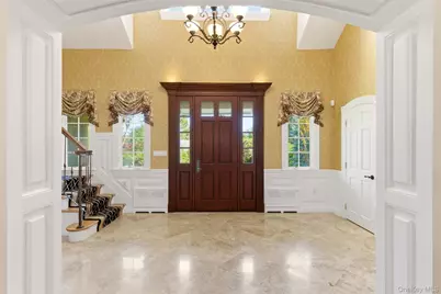 2 Shore Drive, Manhasset, NY 11030 - Photo 7