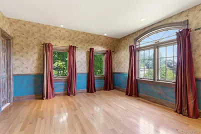 2 Shore Drive, Manhasset, NY 11030 - Photo 23