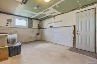 11 Dennard Rd, Hauppauge, NY 11788 - Photo 29