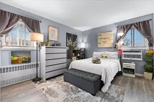 11 Edmunton Dr, North Babylon, NY 11703 - Photo 9