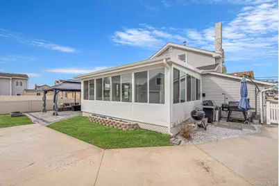 244 S Bayview Avenue, Amityville, NY 11701 - Photo 29