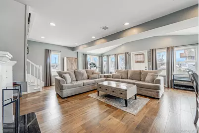 244 S Bayview Avenue, Amityville, NY 11701 - Photo 7
