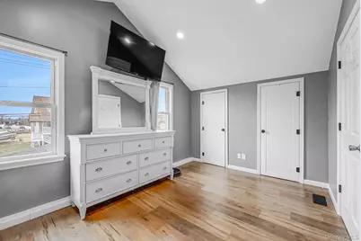 244 S Bayview Avenue, Amityville, NY 11701 - Photo 27