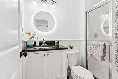 16 Gateway Court, Hampton Bays, NY 11946 - Photo 25