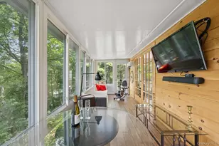 8 Towle Pl, Glen Cove, NY 11542 - Photo 17