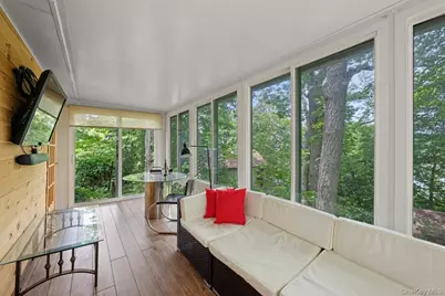 8 Towle Place, Glen Cove, NY 11542 - Photo 19