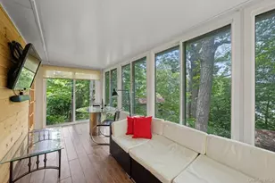 8 Towle Pl, Glen Cove, NY 11542 - Photo 19