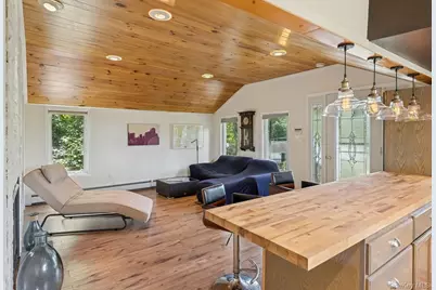 8 Towle Place, Glen Cove, NY 11542 - Photo 9