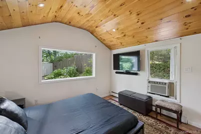 8 Towle Place, Glen Cove, NY 11542 - Photo 11