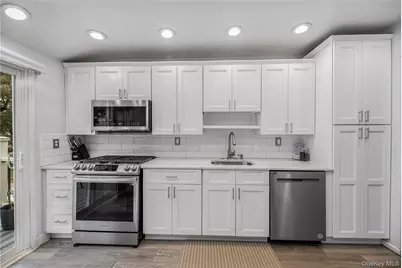 72 S Mary Francis Street, Tappan, NY 10983 - Photo 23